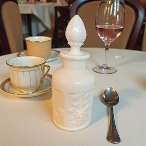 Westmoreland Panel Harvest Grape Milkglass White Cruet Decanter Stopper VTG